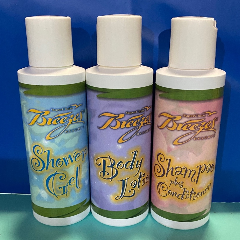 Shower Gel, Body Lotion & Shampoo Trio with Carry Case Travel Vacation Resort